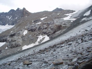 debut de la monteen glace sur une pente faible
