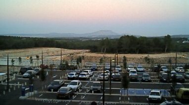 18h30 :arrrive en gare TGV d'Aix en Provence : au loin la montagne s'endort...
